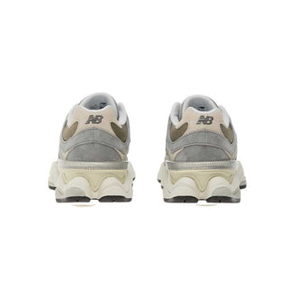 New Balance Sneakers 9060 U9060LBA Colore Grigio Unisex