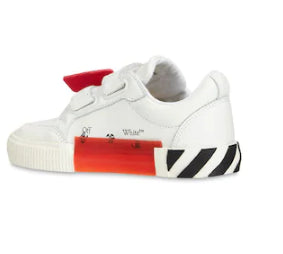 Off-White Sneakers Vulcanized OGIA003F con strappi