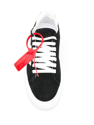 Off-White OWIA145E sneakers with laces