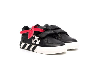 Off-White Sneakers Vulcanized OGIA003F con strappi