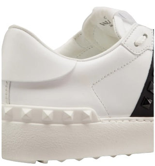 Valentino Garavani Sneakers WITH STUDS VW0S0A012 with laces