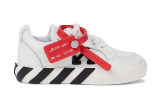 Off-White Sneakers Vulcanized OGIA001F con lacci
